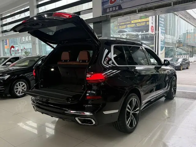 BMW BMW X7 xDrive40i Exclusive M Sports Suit