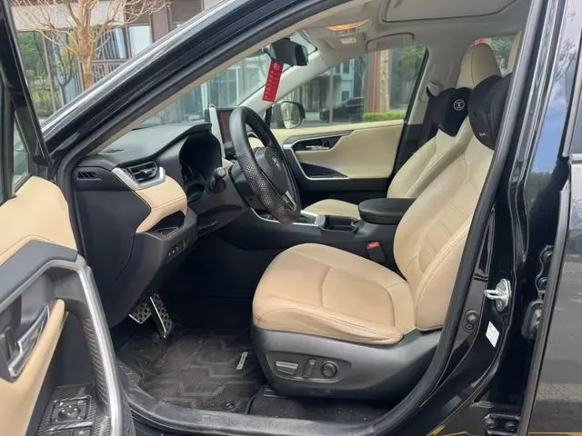 TOYOTA RAV4 Rongfang 2.0L CVT two-wheel drive fashion Plus version