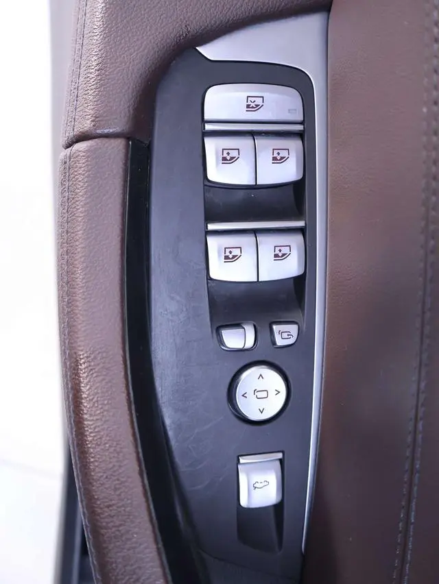 BMW BMW X4 xDrive25i M sports suit