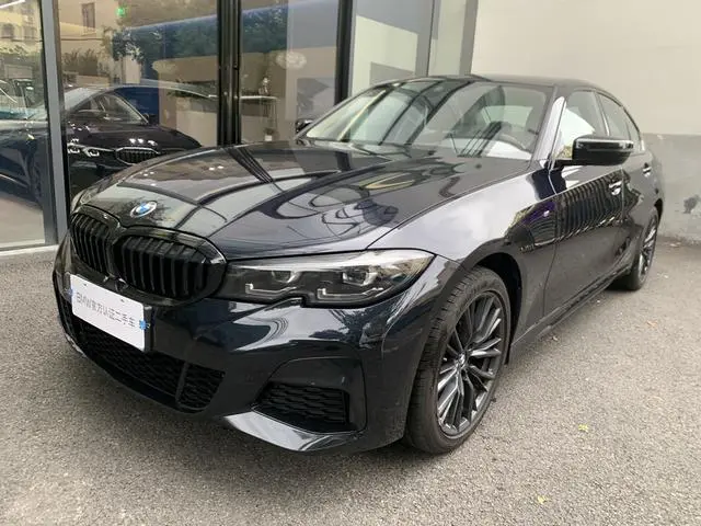 BMW BMW 3 Series 330i M Sports Yao Ye Suit