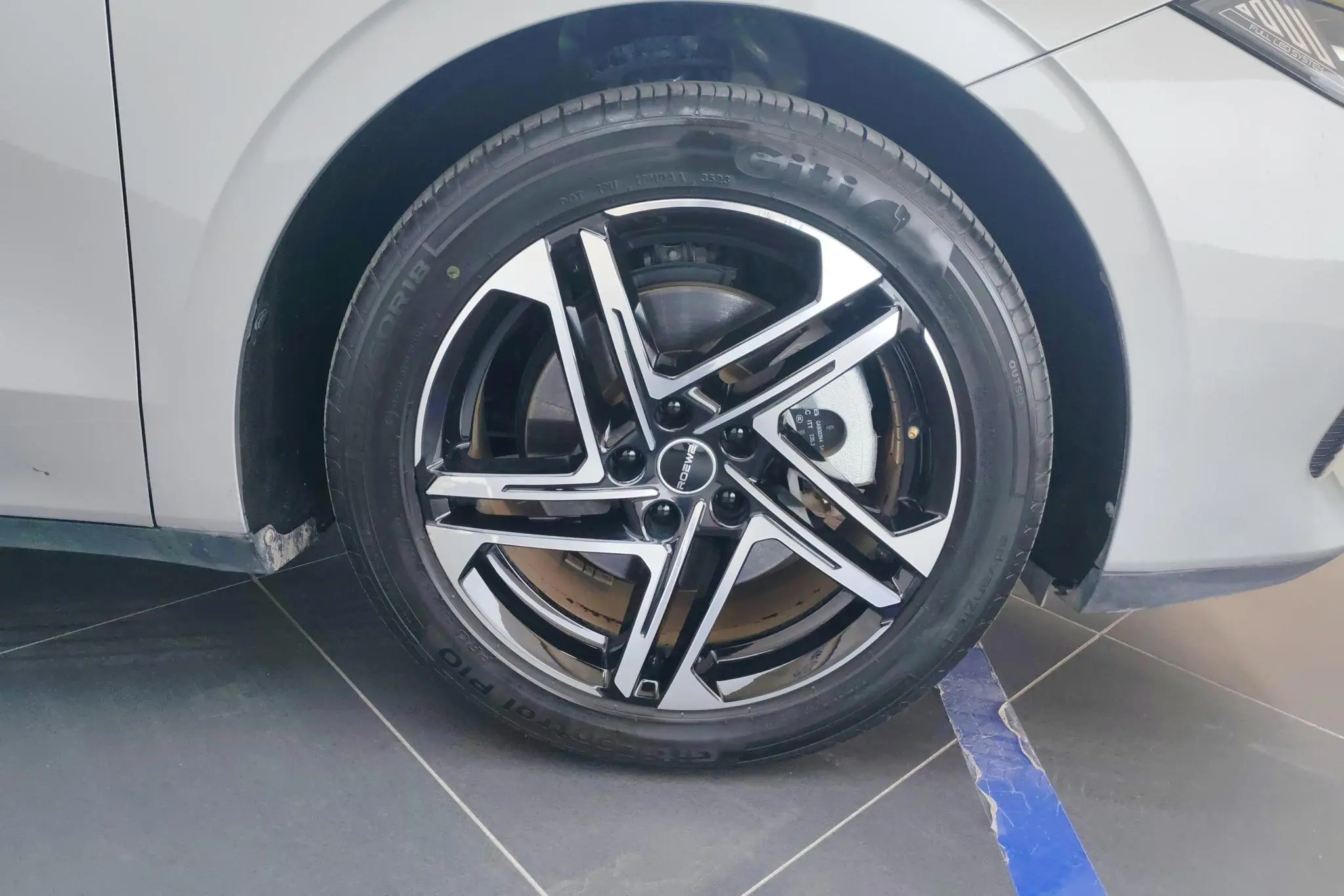 Roewe Roewe D7 DMH 125 Ultimate Edition