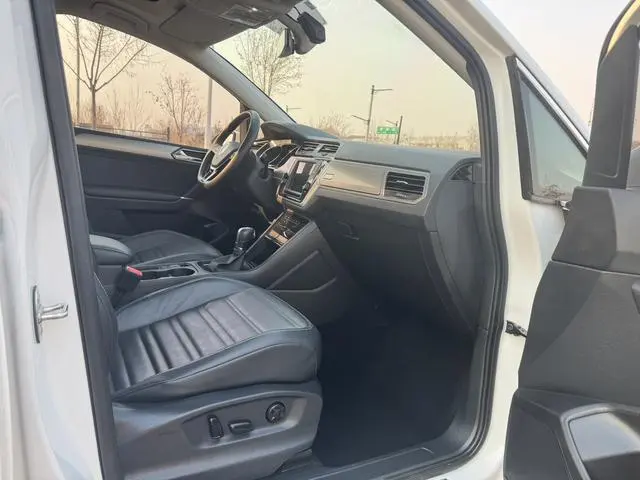 Volkswagen Touran L 280TSI DSG Extension Edition 7 seats