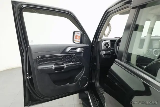 Tank Tank 300 City version 2.0T is very stylish