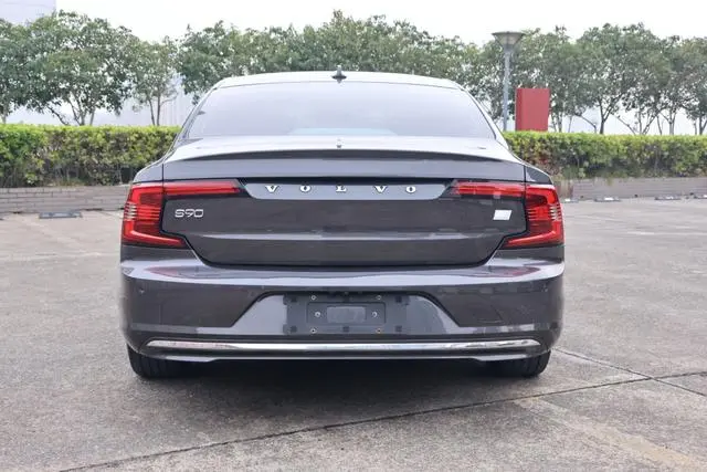 Volvo Volvo S90 PHEV Facelifted T8 E-drive hybrid Zhiyi Deluxe Edition