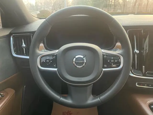 Volvo Volvo S90 PHEV T8 four-wheel drive long battery life Zhiyi Deluxe Edition