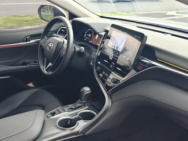 TOYOTA Camry 2.5G Deluxe Edition