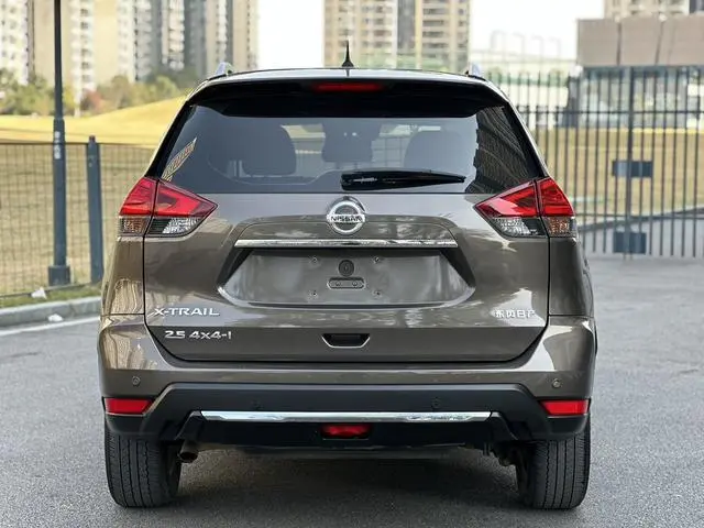 Nissan Qijun 2.5 L XL ITS CVT 4WD Luxury Pilot Edition