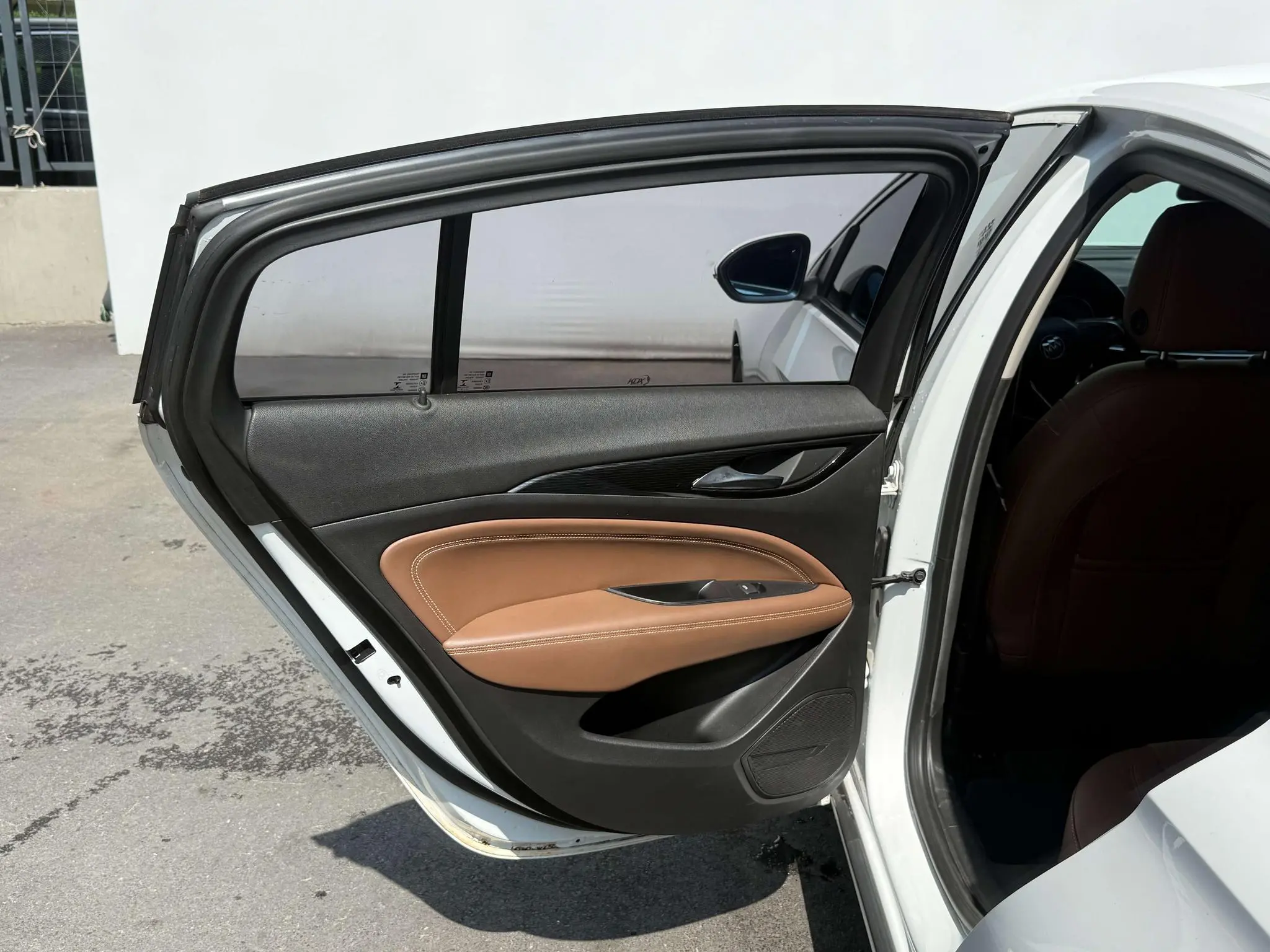 Buick Regal 20T Elite Country VI