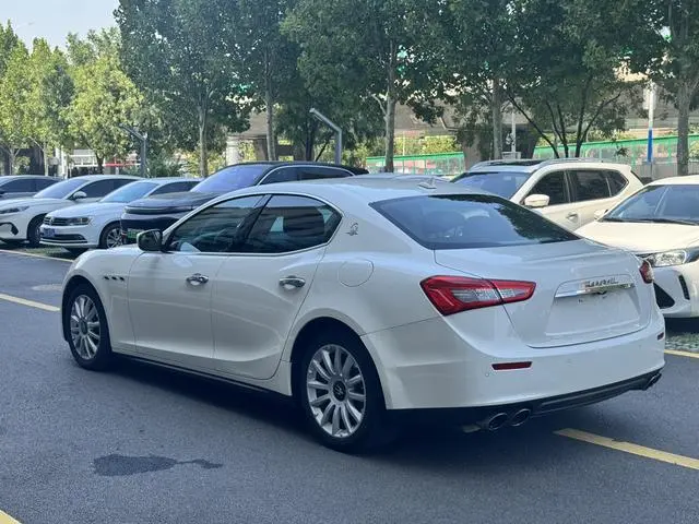 Maserati Ghibli 3.0T Standard Edition