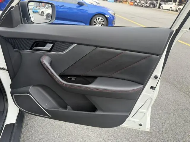 Venucia Qichen T60 1.6L CVT Zhixing Edition Country V