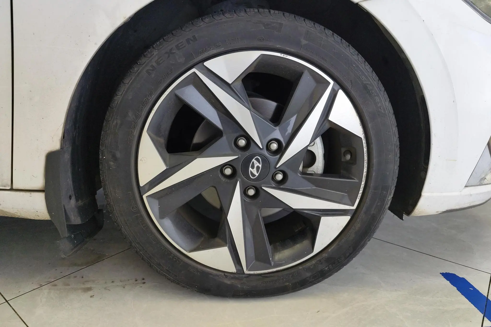 Hyundai Elantra 1.5L CVT LUX Premium Edition