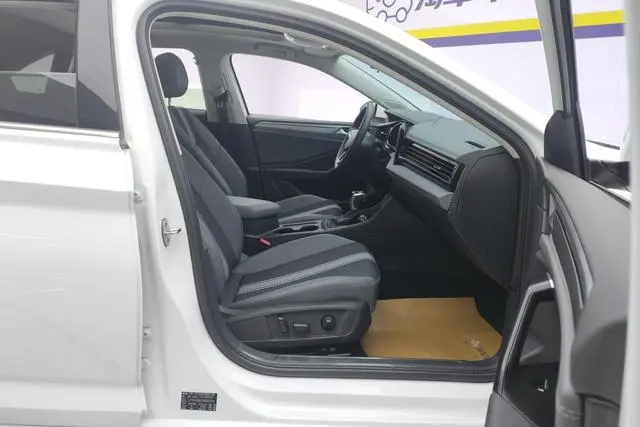 Volkswagen Sagitar 300TSI DSG Flying Edition