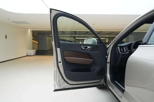 Volvo Volvo XC60 PHEV T8 four-wheel drive long battery life Zhiyuan Deluxe Edition