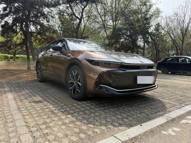 TOYOTA Crown SportCross 2.5L HEV Premium Edition