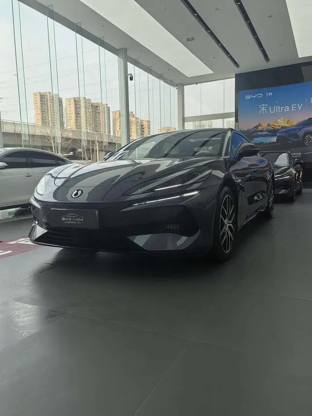 Denza Denza Z9 DM 1100 four-wheel drive Max version