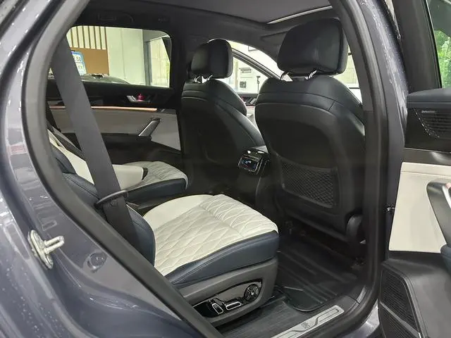 BYD Tang DM DM-p 215KM four-wheel drive flagship type