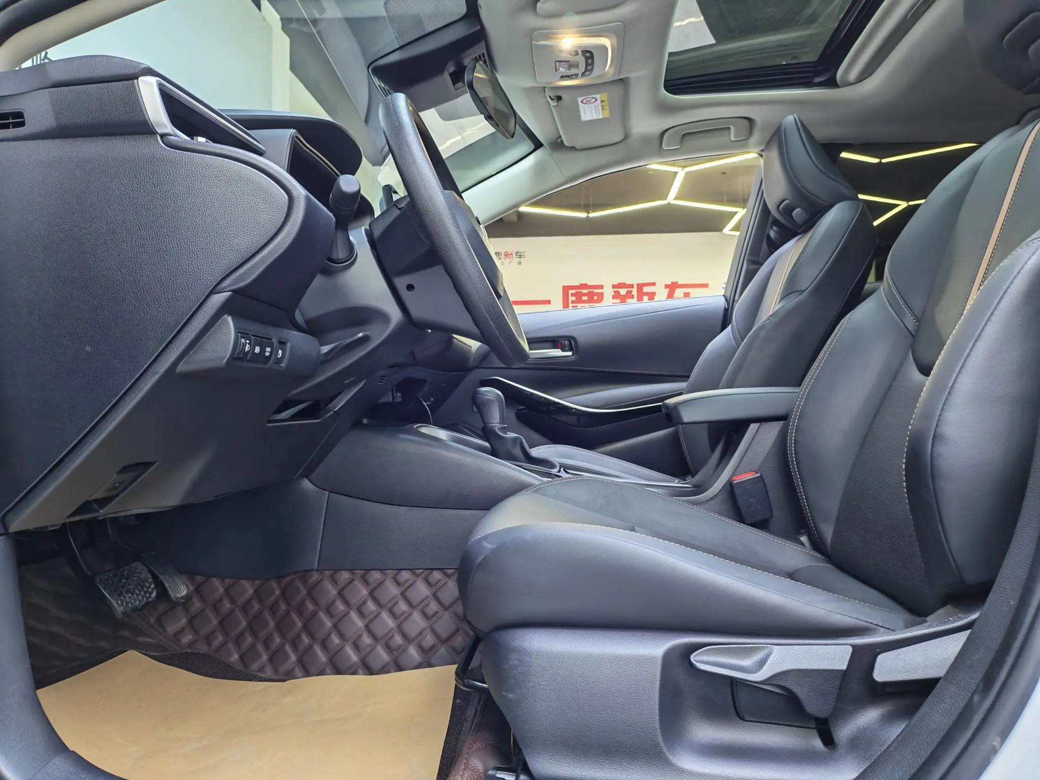 TOYOTA Ling Shang Dual engine 2.0L Deluxe Edition