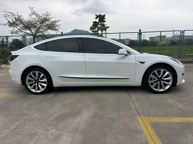 Tesla Model 3 Upgraded version of standard battery life rear drive