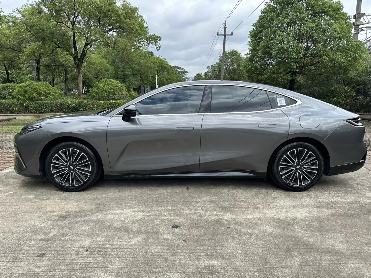 Geely Galaxy Galaxy Sparkle 8 PHEV 130km EM-i Premium Edition