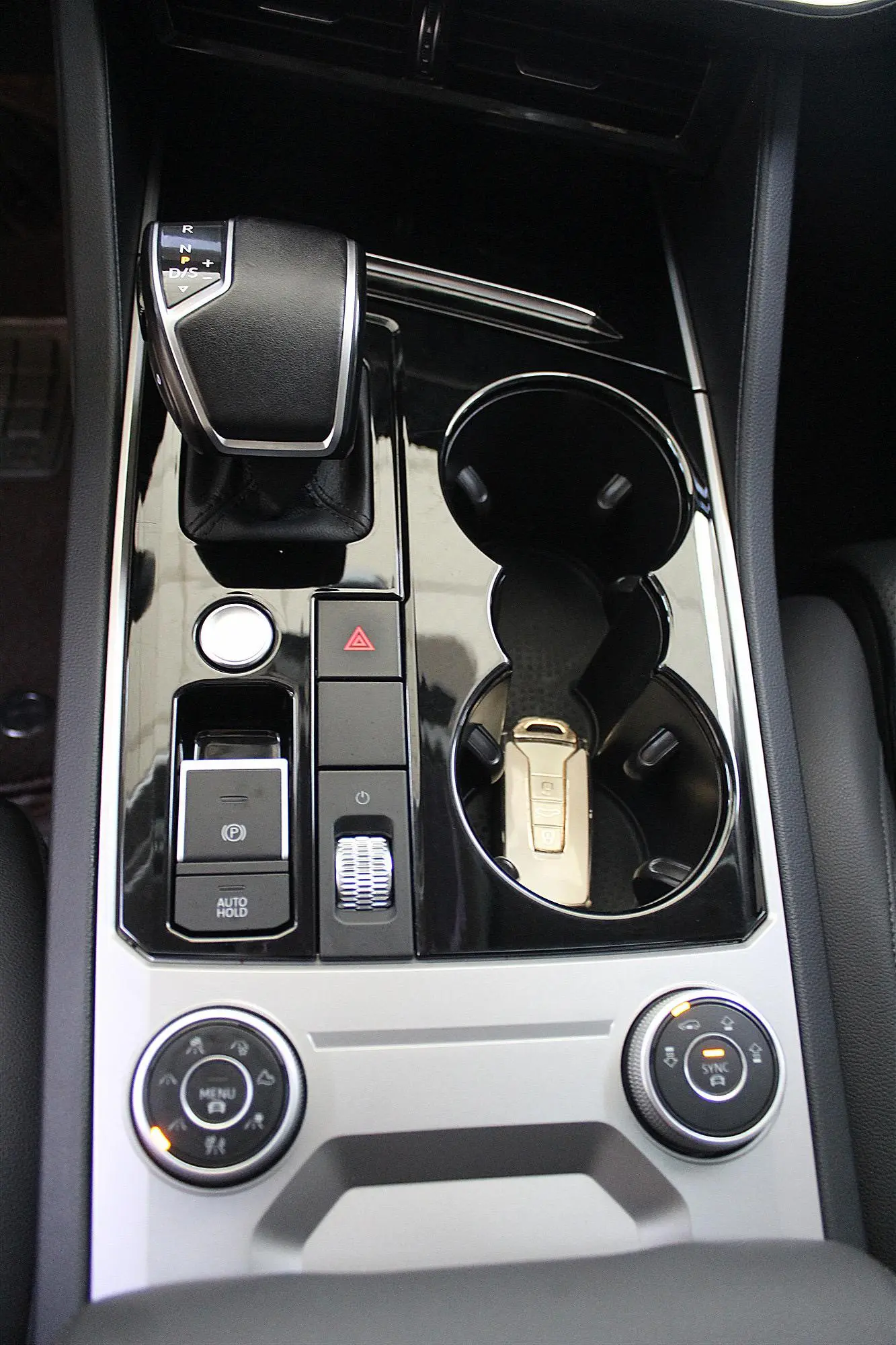 Volkswagen Touareg 3.0 TSI Sharp Front Version Country VI