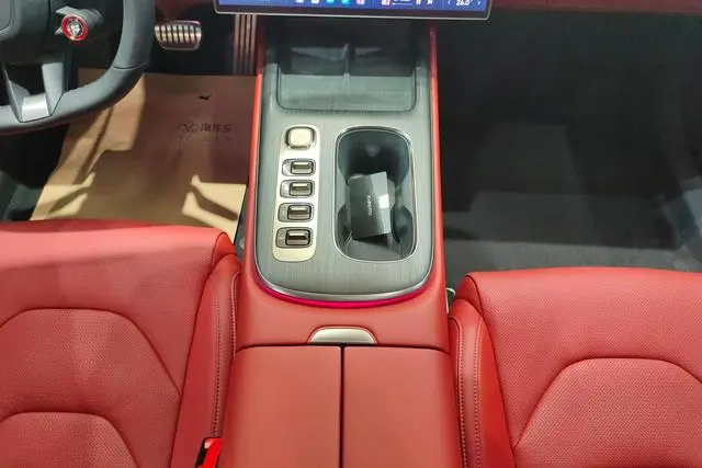 Xiaomi Xiaomi SU7 Four-wheel drive, long battery life, Max version
