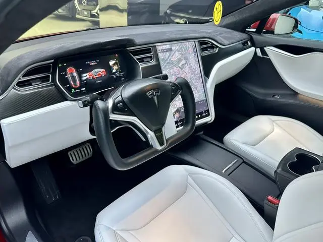 Tesla Model S P90D