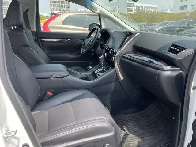 TOYOTA Wilfa Dual engine 2.5L HV Deluxe Edition
