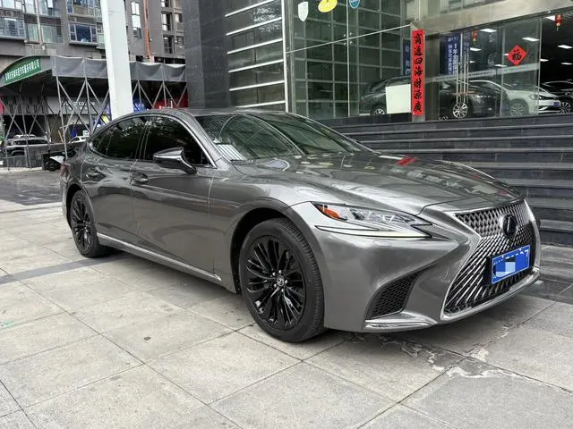 Lexus Lexus LS 500h Executive Edition Country V