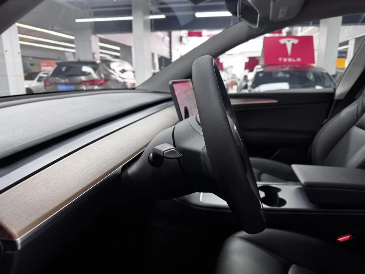 Tesla Model Y Standard battery life, rear-wheel drive version