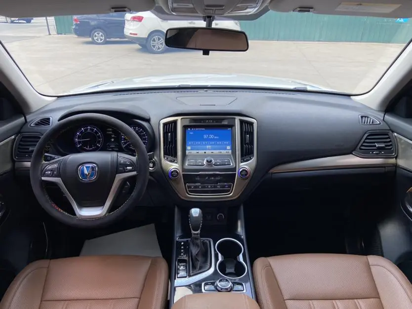 Changan Changan CS95 2.0T two-wheel drive Zhiyuan version