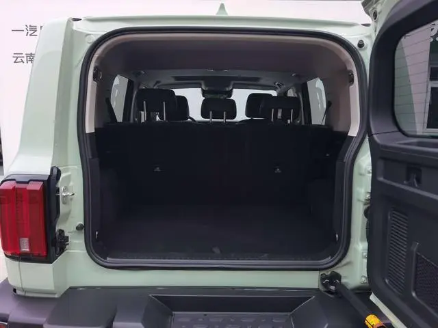 Tank Tank 300 City version 2.0T is very stylish