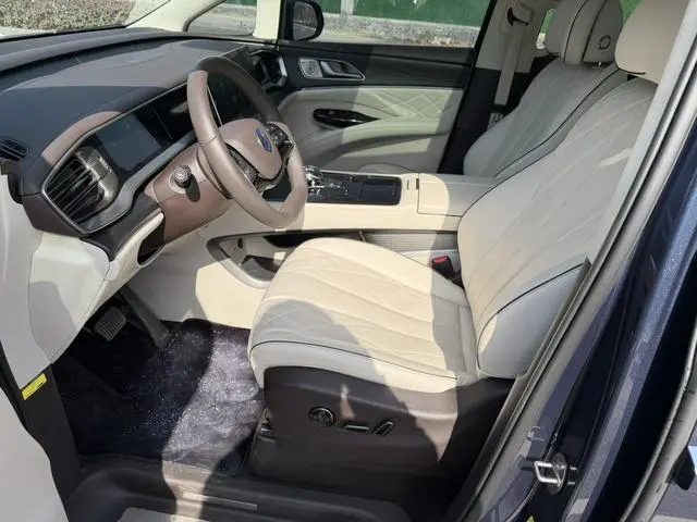 Denza Denza D9 DM 980 four-wheel drive flagship