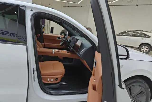 Li Auto Ideal L6 Pro version