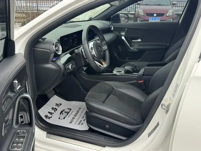 Mercedes-Benz Mercedes-Benz A-class A 200 L sports sedan