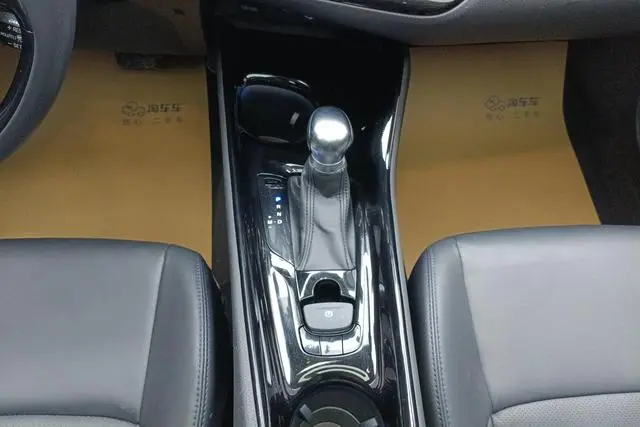 TOYOTA Toyota C-HR 2.0L Deluxe Edition