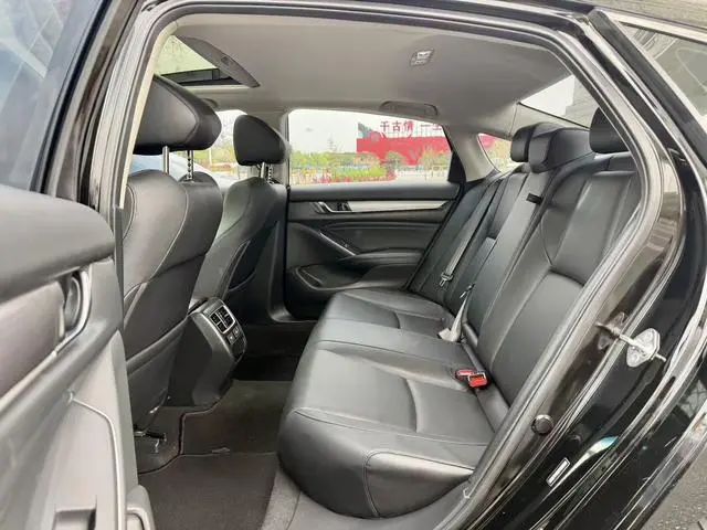 Honda Accord 260TURBO Deluxe Edition