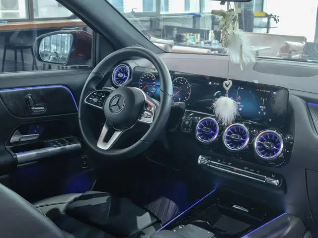 Mercedes-Benz Mercedes-Benz GLA GLA 220
