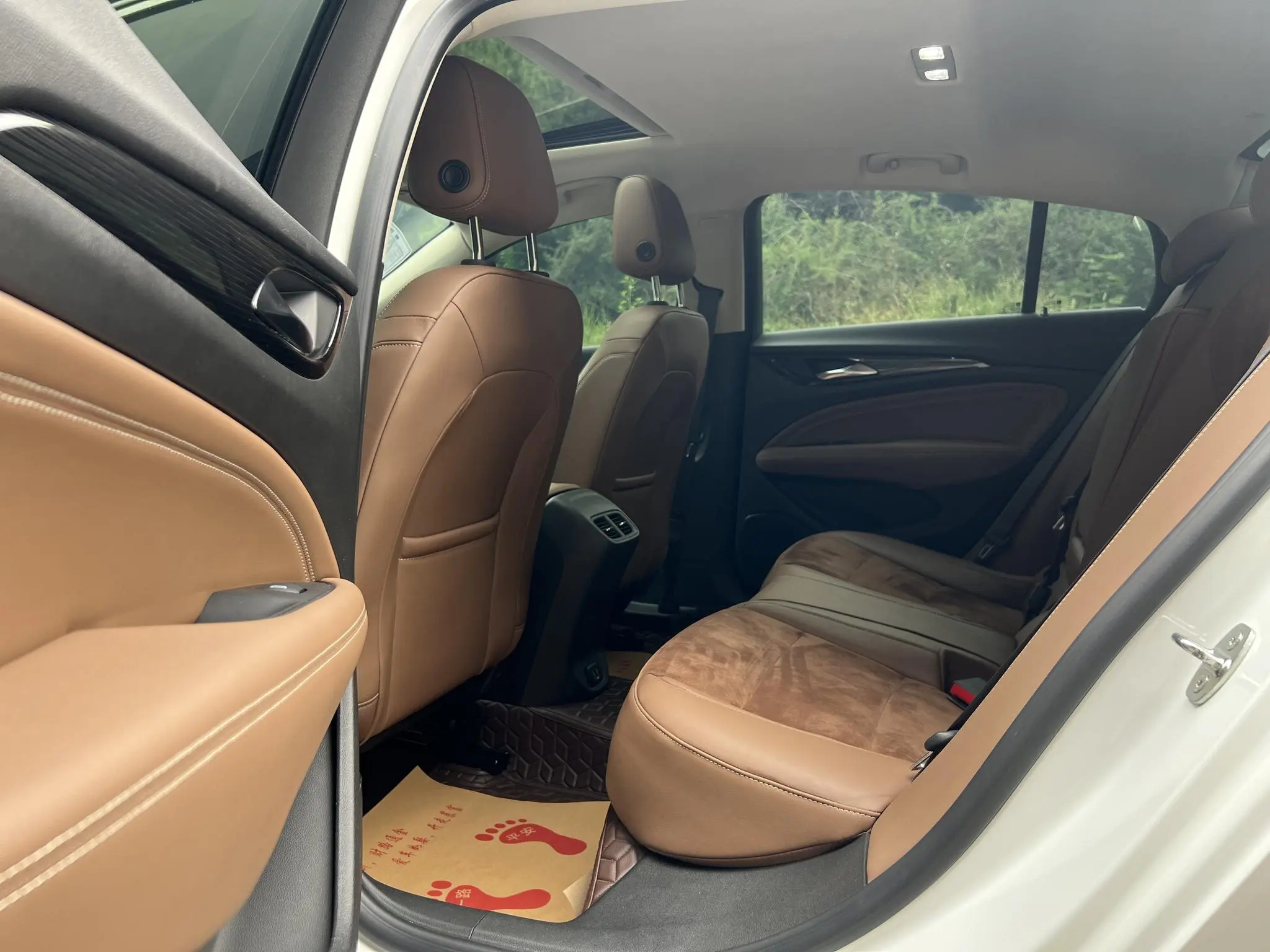 Buick Regal 20T Elite Country VI