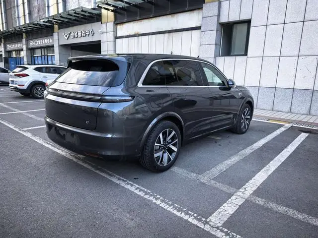 Li Auto Ideal L7 Pro version