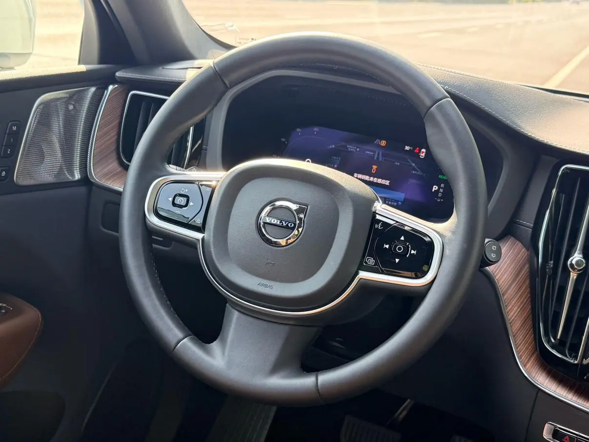 Volvo Volvo XC60 PHEV T8 four-wheel drive long battery life Zhiya Deluxe Edition