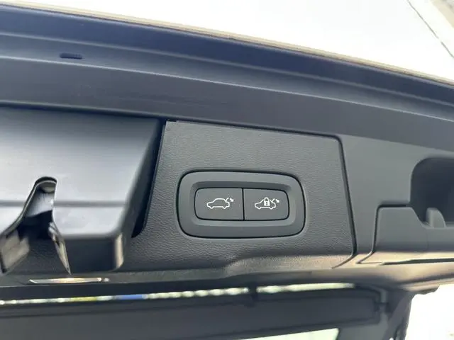 Volvo Volvo XC60 PHEV T8 four-wheel drive long battery life Zhiyuan Deluxe Edition
