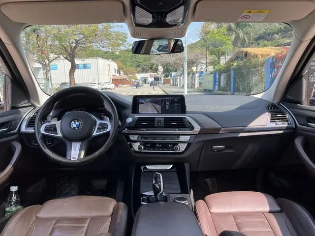 BMW BMW X3 xDrive28i M sports suit