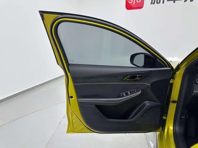 LYNK & CO Lynk 03 03+2.0 TD Automatic Yufeng Version
