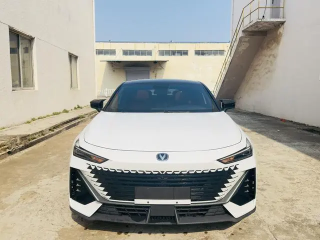 Changan Changan UNI-V 1.5T premium type