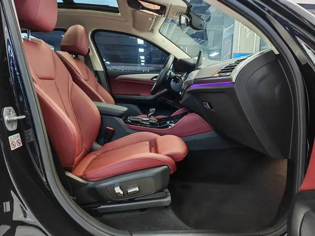 BMW BMW X4 xDrive 25i M sports suit