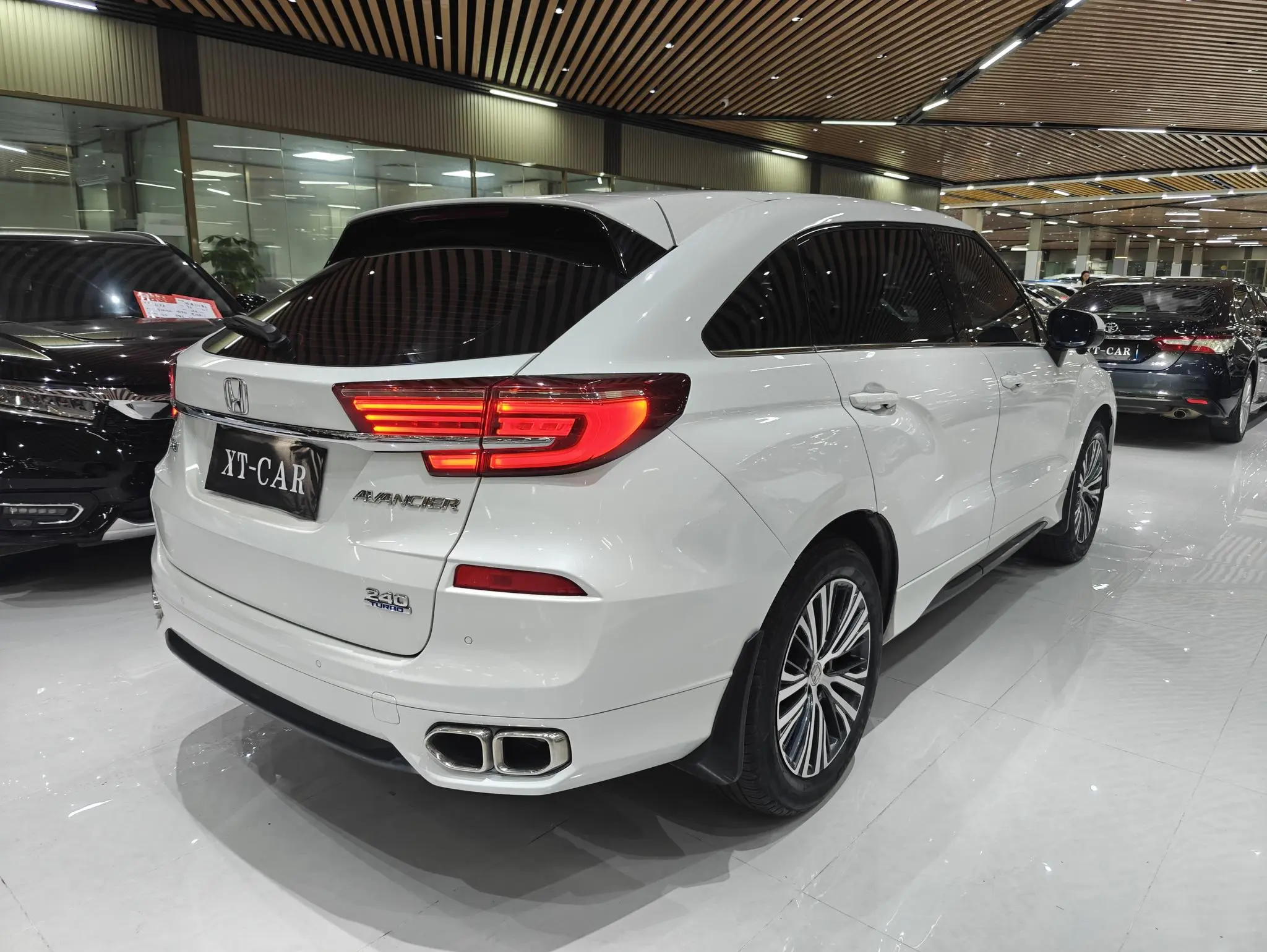Honda Crown Road 240 TURBO CVT Smart Edition