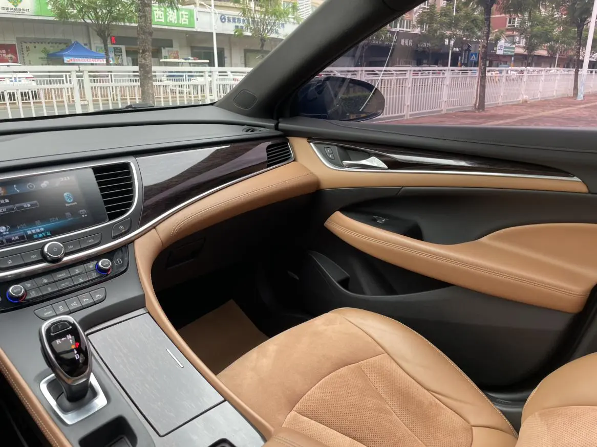 Buick Lacrosse 28T luxury