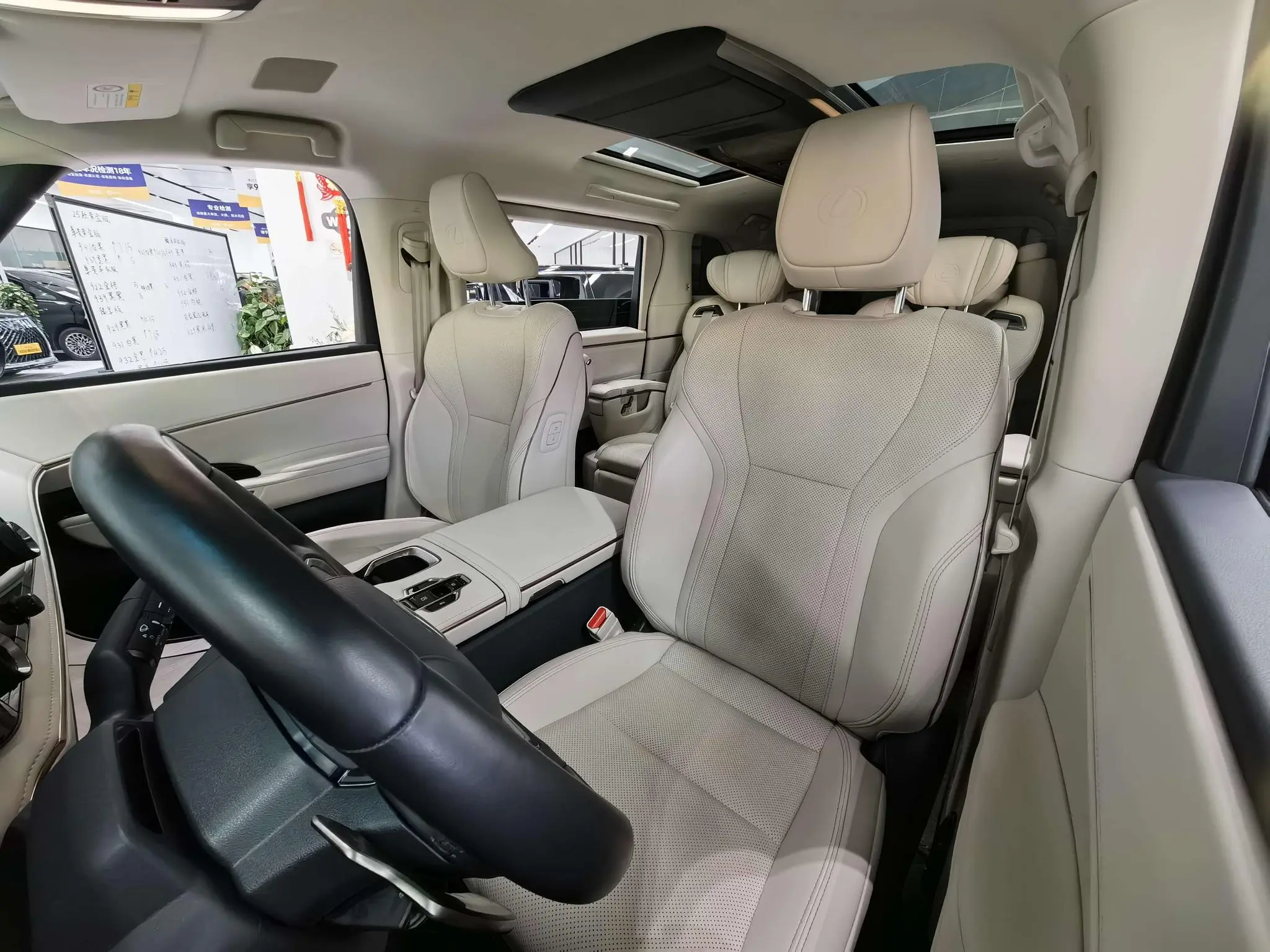 Lexus Lexus LM 500h DIRECT4 six-seater premium edition