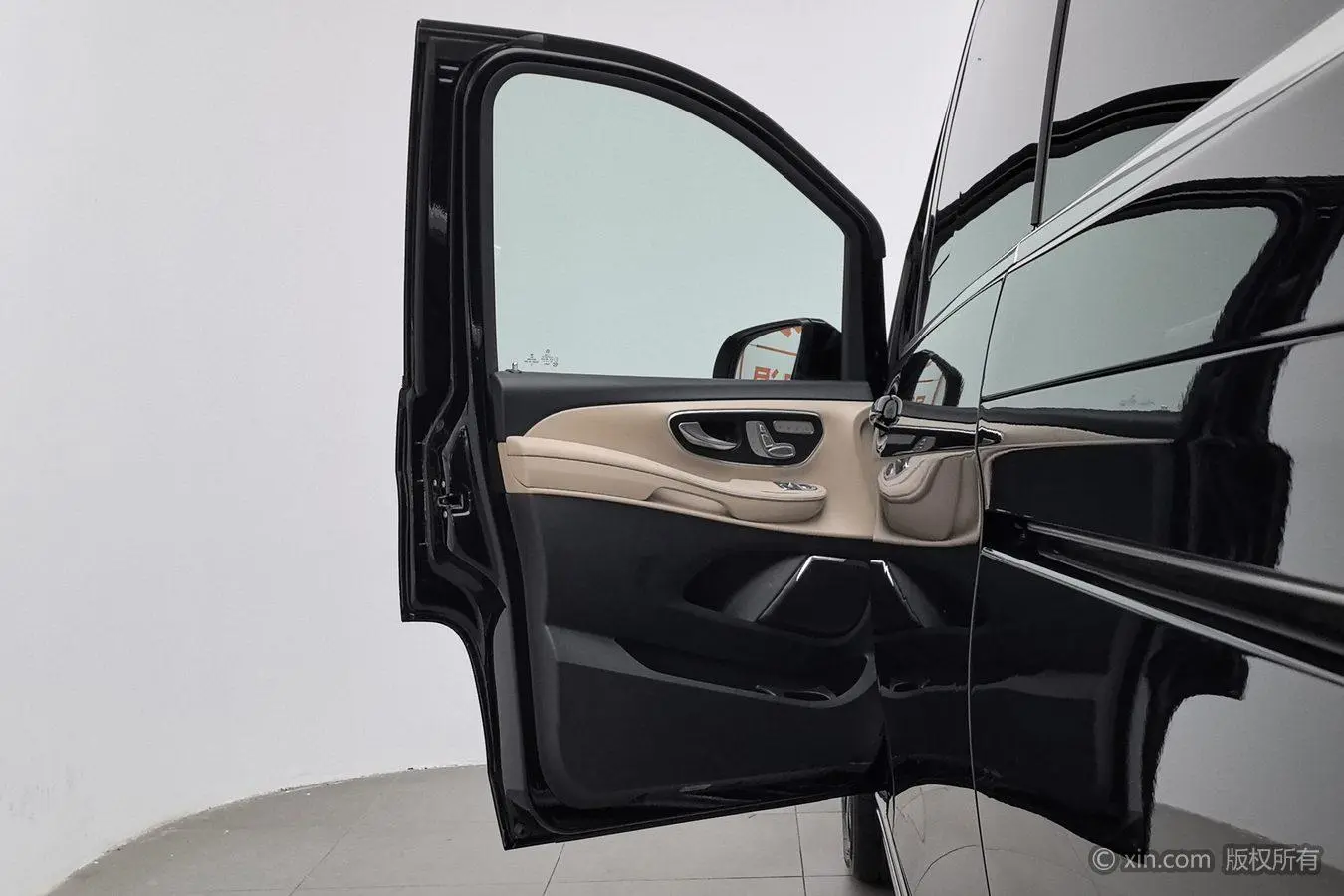 Mercedes-Benz Mercedes-Benz V-class V 260 L Long wheelbase Deluxe Edition