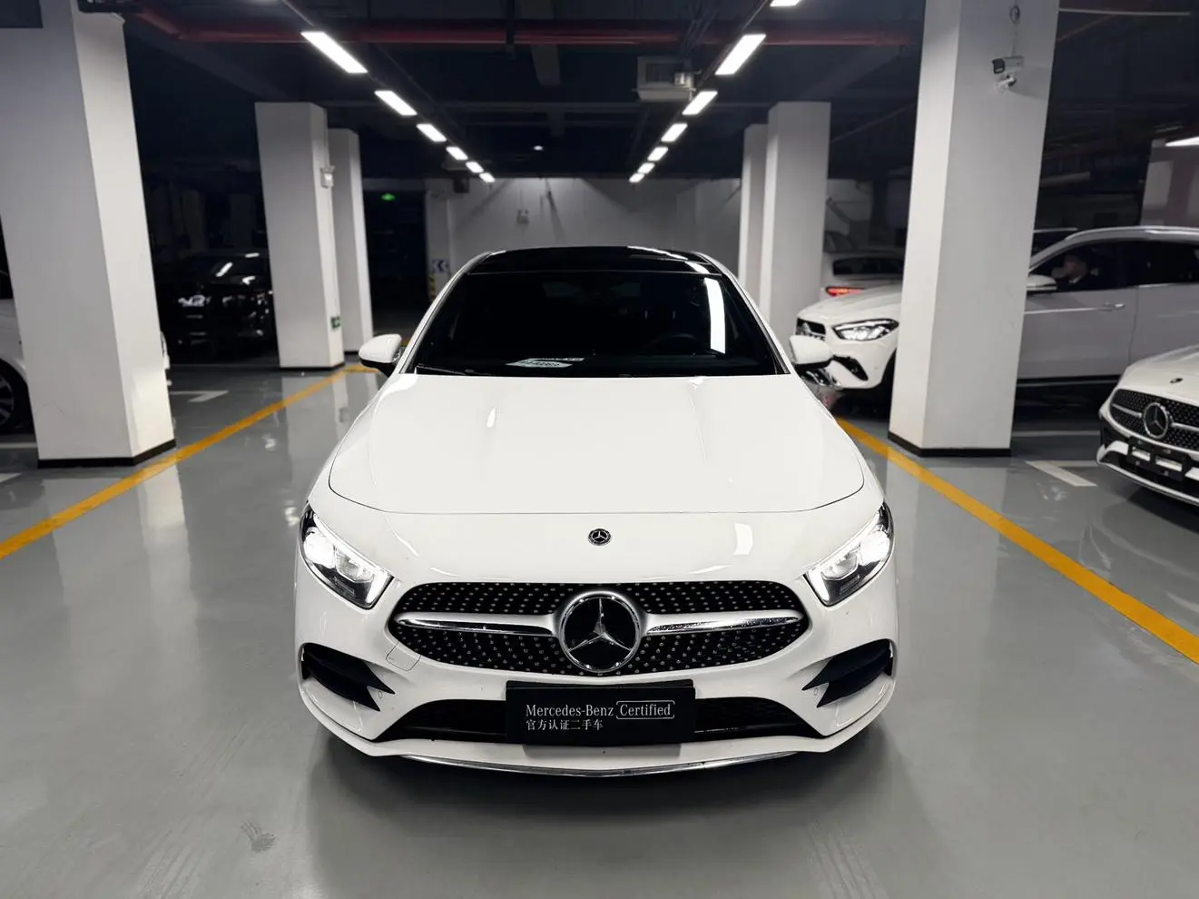 Mercedes-Benz Mercedes-Benz A-class A 200 L sports sedan fashion Version